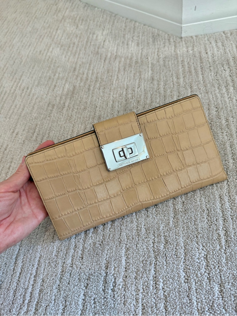 Michael Kors Tan Croc-Embossed Leather Card Holder Wallet with Silver-Tone Lock